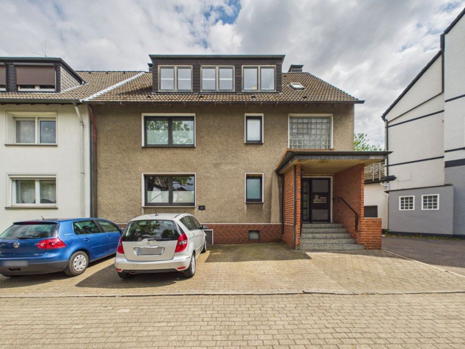 Hausansicht Dachgeschosswohnung Essen