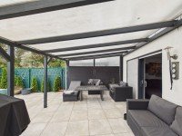 Bild (b9dab04bd876b3216c2ba3df3d2028dc): Attraktives Zweifamilienhaus in bevorzugter Lage mit Pool und Doppelgaragen