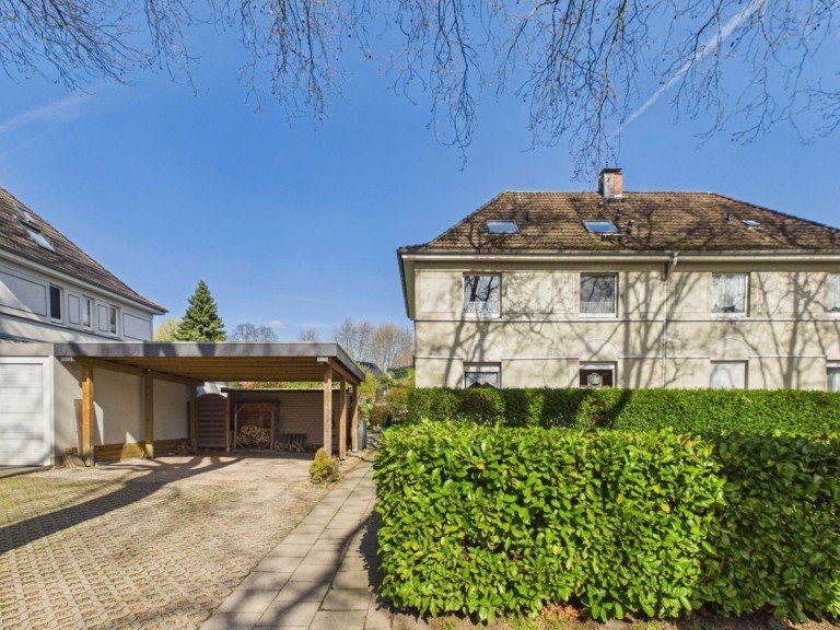 Hausansicht Essen Doppelhaush�lfte Zweifamilienhaus mit gro�em Garten in bevorzugter Wohnlage von Essen Stoppenberg