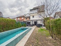 Bild (d2dc4a8d46e035838100352cf7fc62f7): Attraktives Zweifamilienhaus in bevorzugter Lage mit Pool und Doppelgaragen